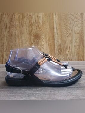 BOC Born Concepts Sandals Womens 8 39 T Strap Black Brown Adjustable Casual